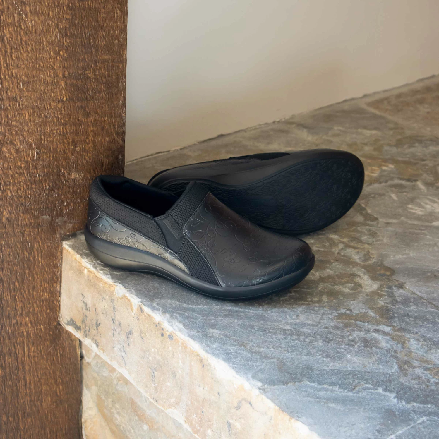 Shoes Duette Embloom Black Shoe 2 Shoes Duette Embloom Black Shoe - Image 2