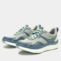 Procession Smoke Shoe